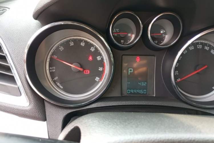 Used Buick Encore 2015 1.4T Automatic Two-Wheel Drive Urban Elite Version Instrument Cluster