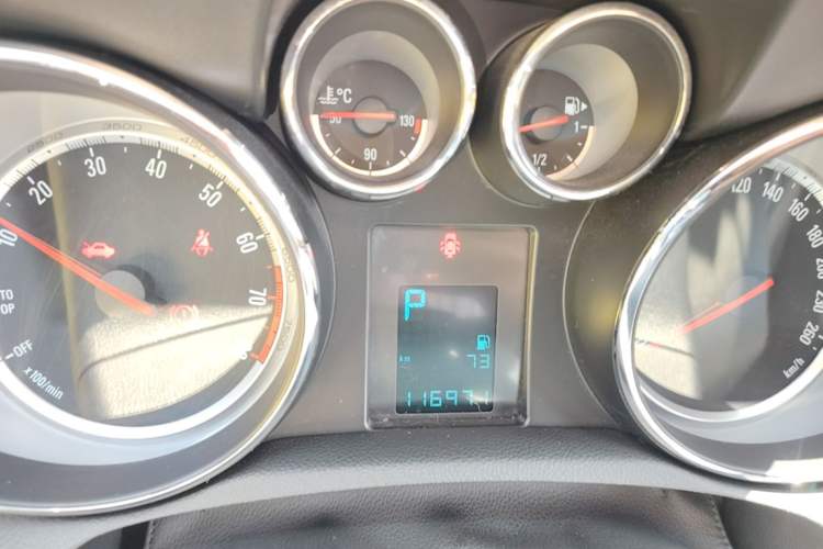 Used Buick Encore 2015 1.4T Automatic Two-Wheel Drive Urban Elite Version Instrument Cluster