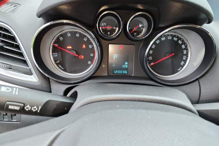 Used Buick Encore 2015 1.4T Automatic Two-Wheel Drive Urban Elite Version Instrument Cluster