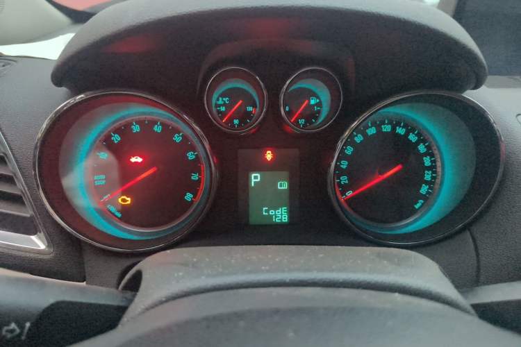 Used Buick Encore 2015 1.4T Automatic Two-Wheel Drive Urban Elite Version Instrument Cluster