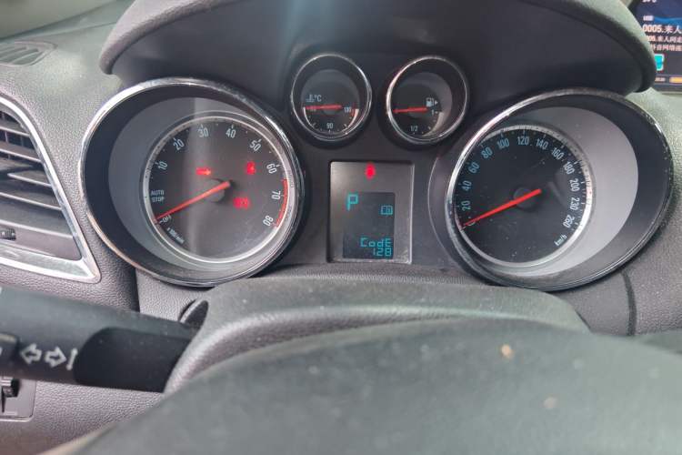 Used Buick Encore 2015 1.4T Automatic Two-Wheel Drive Urban Leading Model Instrument Cluster