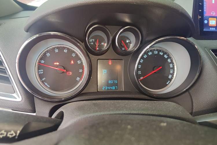 Used Buick Encore 2015 1.4T Automatic Two-Wheel Drive Urban Elite Version Instrument Cluster
