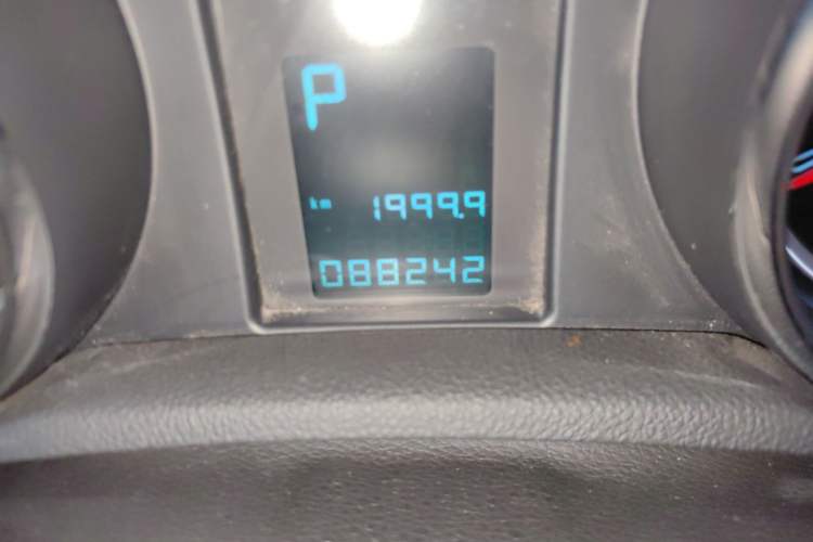 Used Buick Encore 2015 1.4T Automatic Two-Wheel Drive Urban Elite Version Instrument Cluster