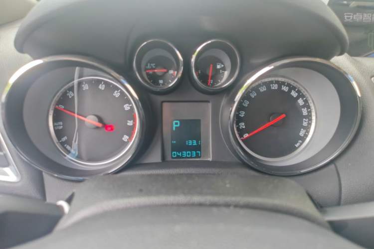 Used Buick Encore 2015 1.4T Automatic Two-Wheel Drive Urban Elite Version Instrument Cluster