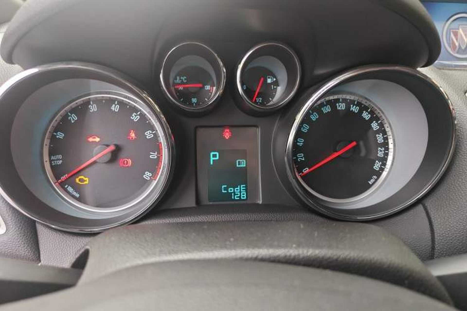 Used Buick Encore 2015 1.4T Automatic Two-Wheel Drive Urban Elite Version Instrument Cluster