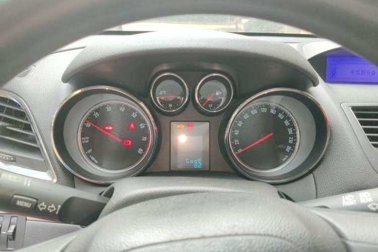 Used Buick Encore 2015 1.4T Automatic Two-Wheel Drive Urban Elite Version Instrument Cluster