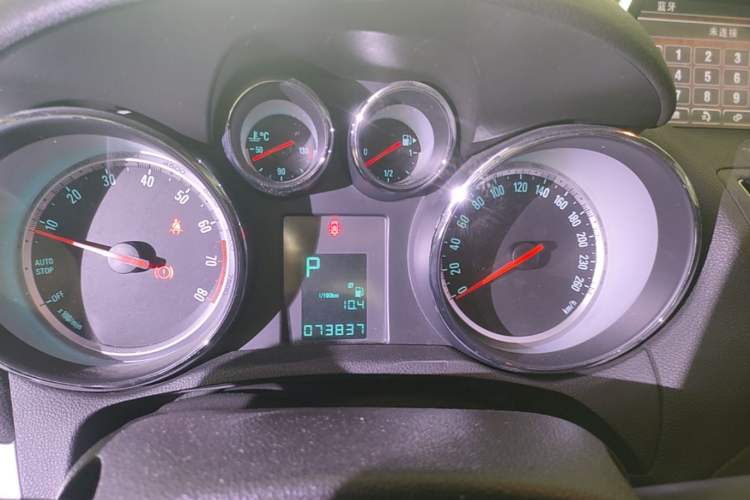 Used Buick Encore 2015 1.4T Automatic Two-Wheel Drive Urban Elite Version Instrument Cluster