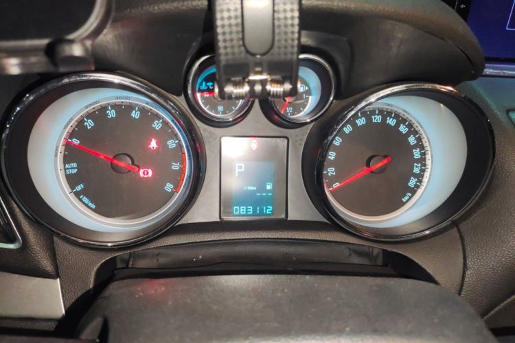 Used Buick Encore 2015 1.4T Automatic Two-Wheel Drive Urban Elite Version Instrument Cluster