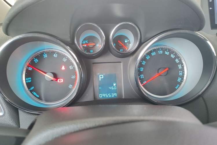 Used Buick Encore 2015 1.4T Automatic Two-Wheel Drive Urban Elite Version Instrument Cluster