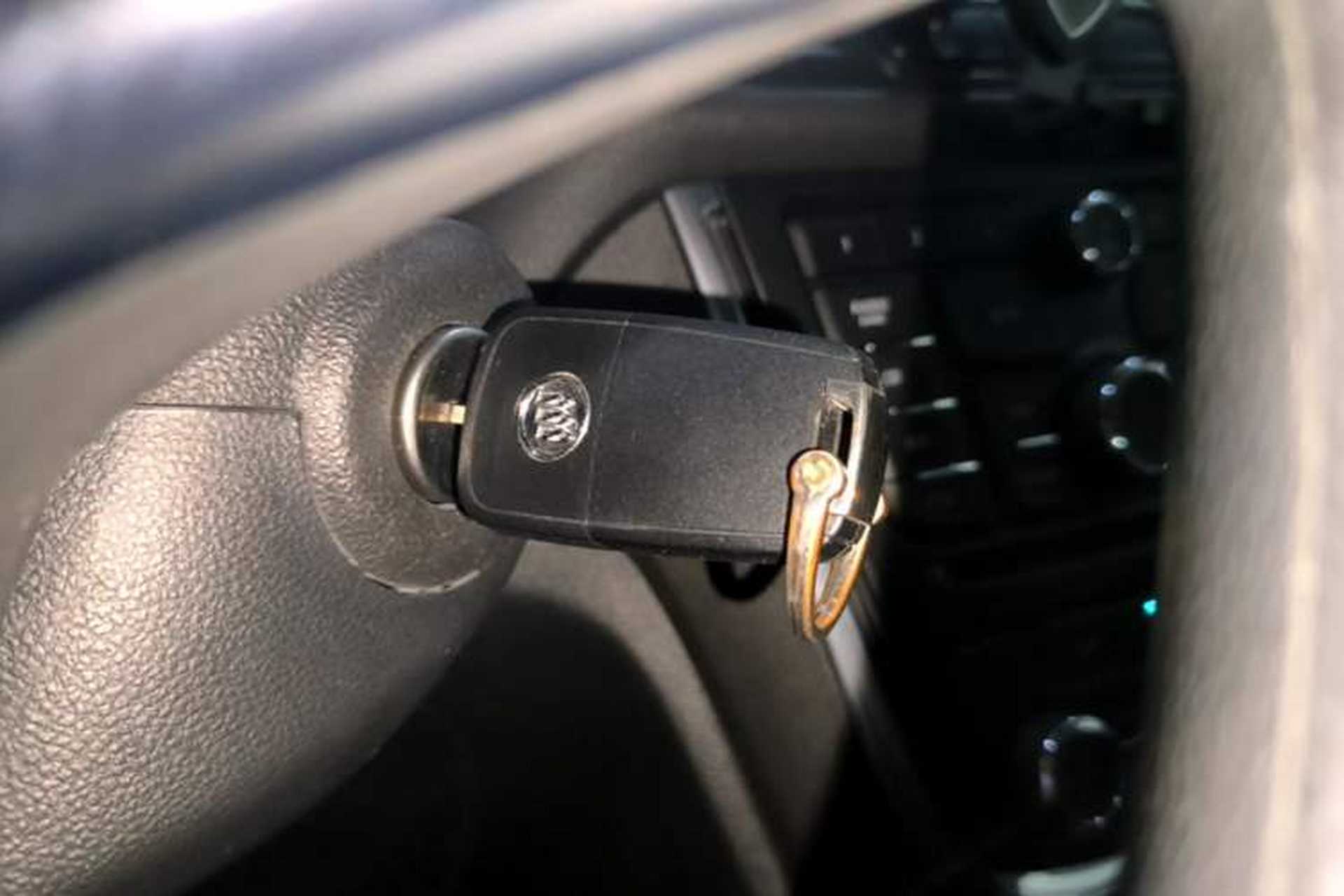 Used Buick Encore 2015 1.4T Automatic Two-Wheel Drive Urban Elite Version Interior 1