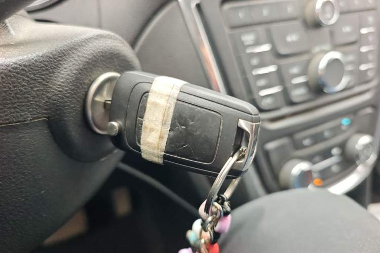 Used Buick Encore 2015 1.4T Automatic Two-Wheel Drive Urban Elite Version Interior 1