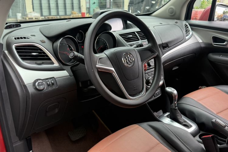 Used Buick Encore 2015 1.4T Automatic Two-Wheel Drive Urban Elite Version Interior 4