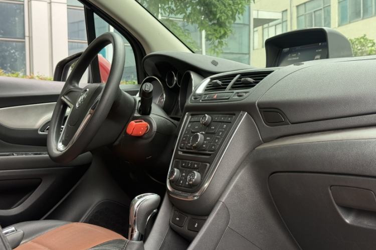 Used Buick Encore 2015 1.4T Automatic Two-Wheel Drive Urban Elite Version Interior 5