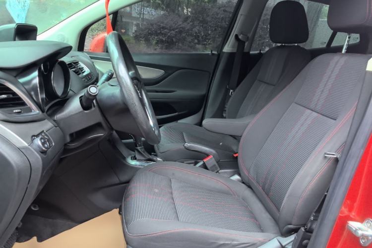 Used Buick Encore 2015 1.4T Automatic Two-Wheel Drive Urban Elite Version Left Front Seat