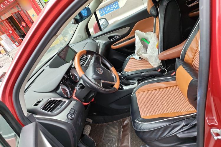 Used Buick Encore 2015 1.4T Automatic Two-Wheel Drive Urban Elite Version Left Front Seat