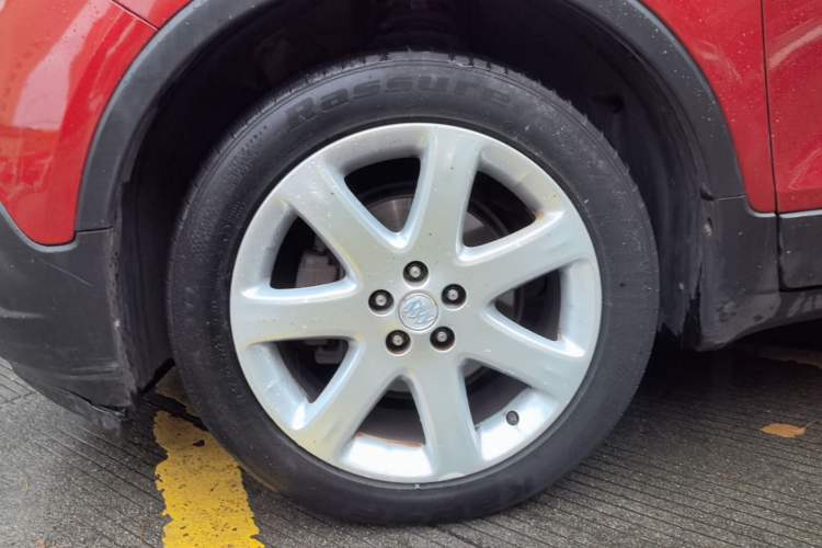 Used Buick Encore 2015 1.4T Automatic Two-Wheel Drive Urban Elite Version Left Front Wheel Hub