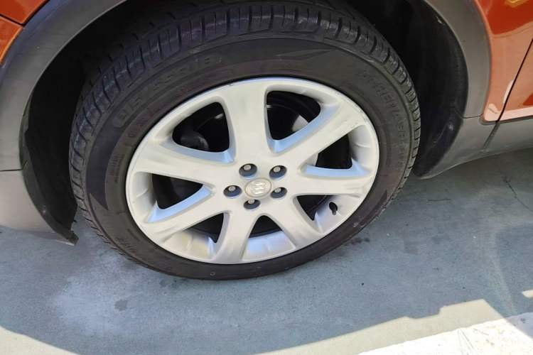 Used Buick Encore 2015 1.4T Automatic Two-Wheel Drive Urban Elite Version Left Front Wheel Hub