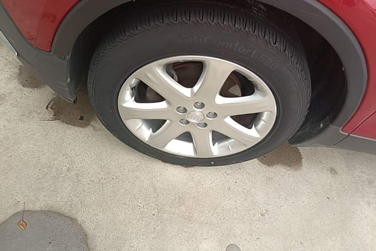 Used Buick Encore 2015 1.4T Automatic Two-Wheel Drive Urban Elite Version Left Front Wheel Hub