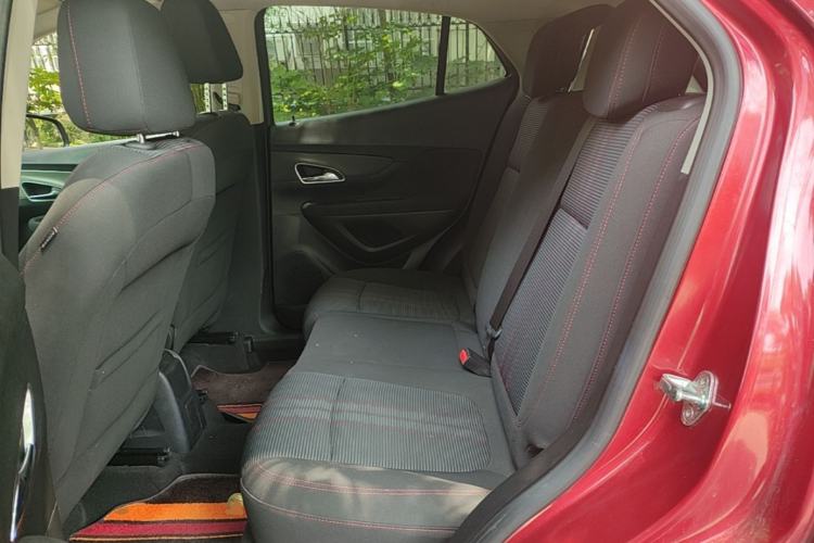 Used Buick Encore 2015 1.4T Automatic Two-Wheel Drive Urban Elite Version Left Rear Seat