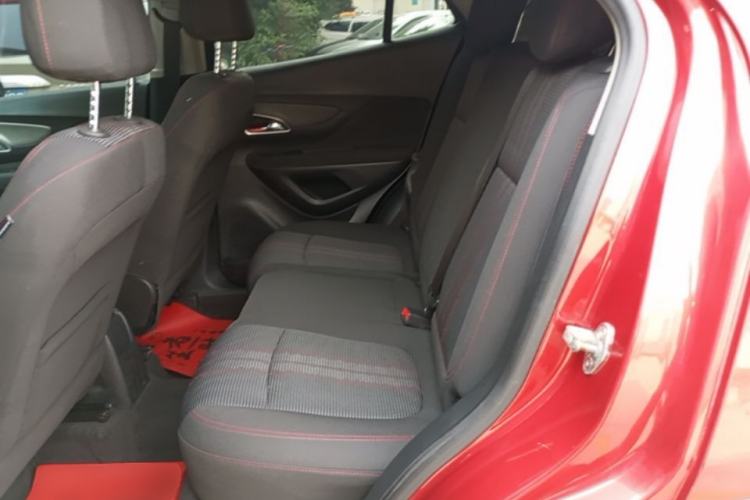 Used Buick Encore 2015 1.4T Automatic Two-Wheel Drive Urban Elite Version Left Rear Seat
