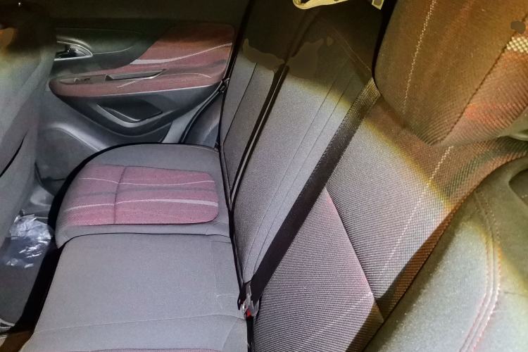 Used Buick Encore 2015 1.4T Manual Two-Wheel Drive Urban Advanced Model Left Rear Seat
