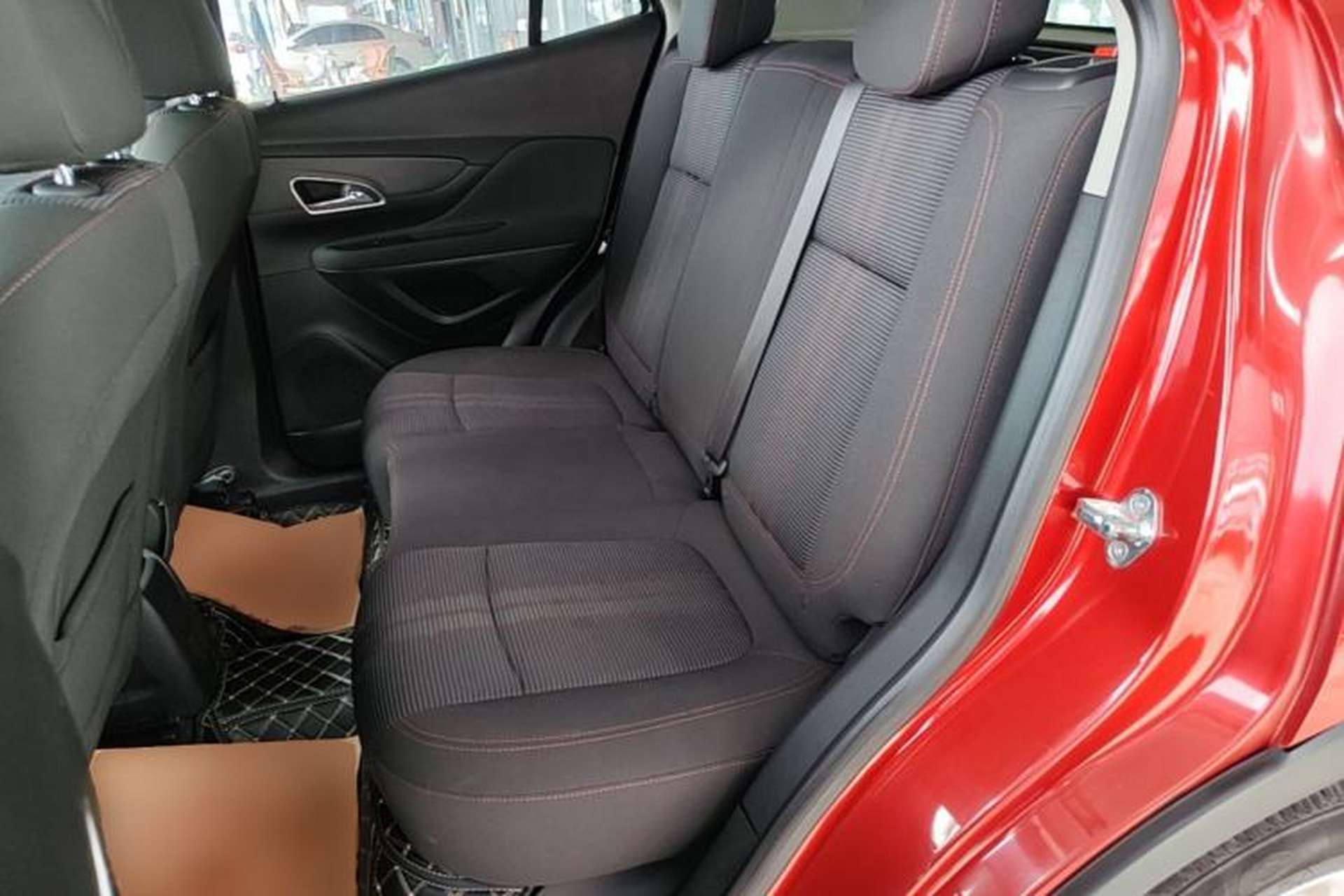 Used Buick Encore 2015 1.4T Automatic Two-Wheel Drive Urban Elite Version Left Rear Seat