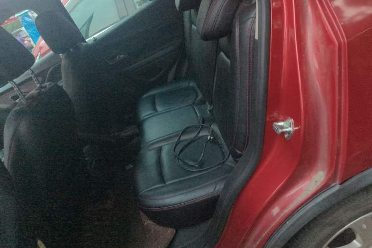 Used Buick Encore 2015 1.4T Automatic Two-Wheel Drive Urban Elite Version Left Rear Seat