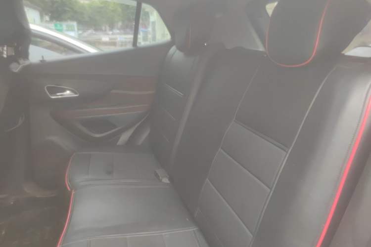 Used Buick Encore 2015 1.4T Manual Two-Wheel Drive Urban Advanced Model Left Rear Seat