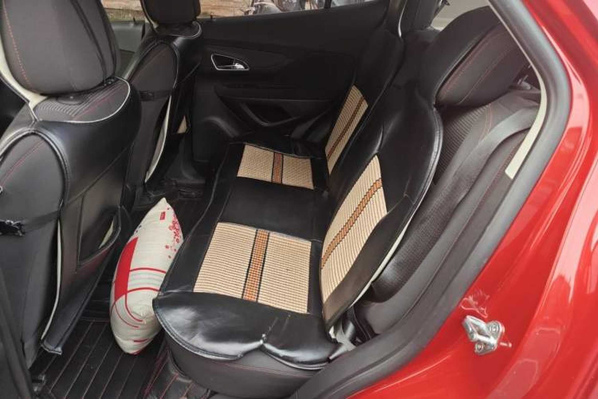 Used Buick Encore 2015 1.4T Automatic Two-Wheel Drive Urban Elite Version Left Rear Seat