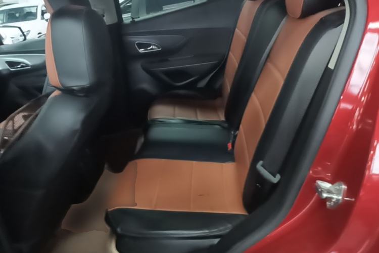 Used Buick Encore 2015 1.4T Automatic Two-Wheel Drive Urban Elite Version Left Rear Seat