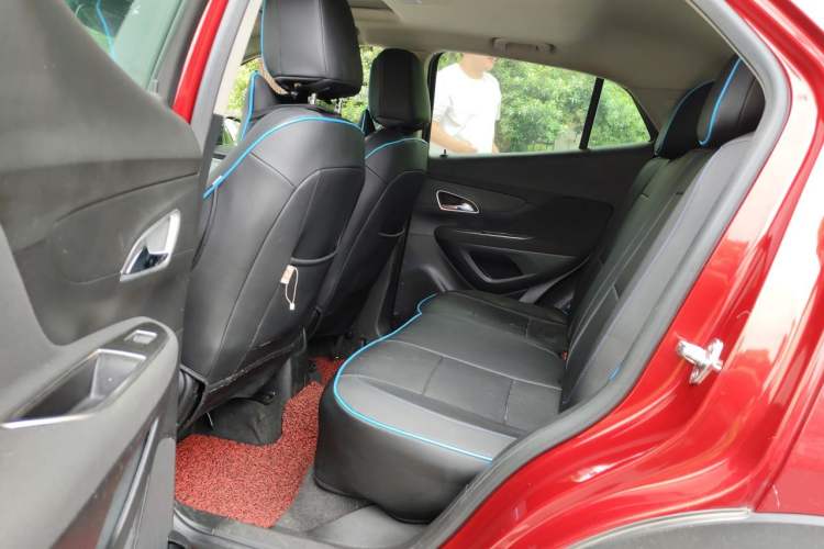 Used Buick Encore 2015 1.4T Automatic Two-Wheel Drive Urban Elite Version Left Rear Seat