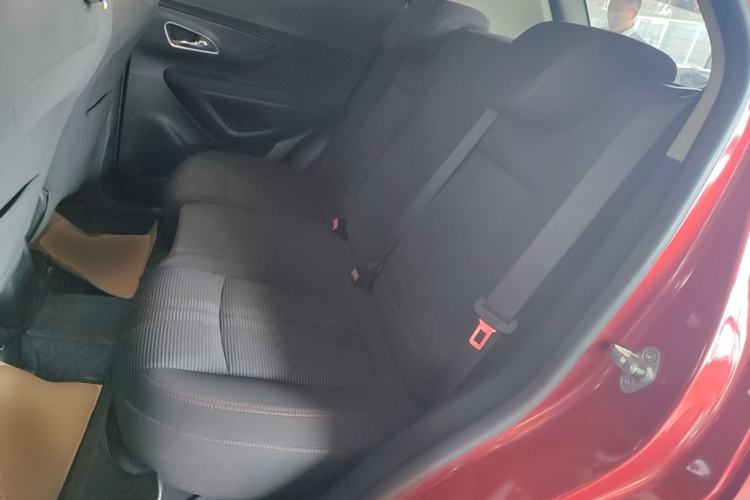 Used Buick Encore 2015 1.4T Automatic Two-Wheel Drive Urban Elite Version Left Rear Seat