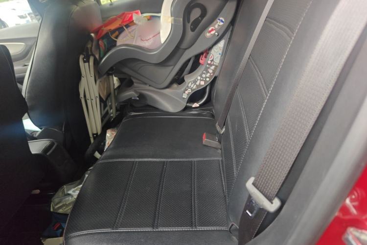 Used Buick Encore 2015 1.4T Automatic Two-Wheel Drive Urban Elite Version Left Rear Seat