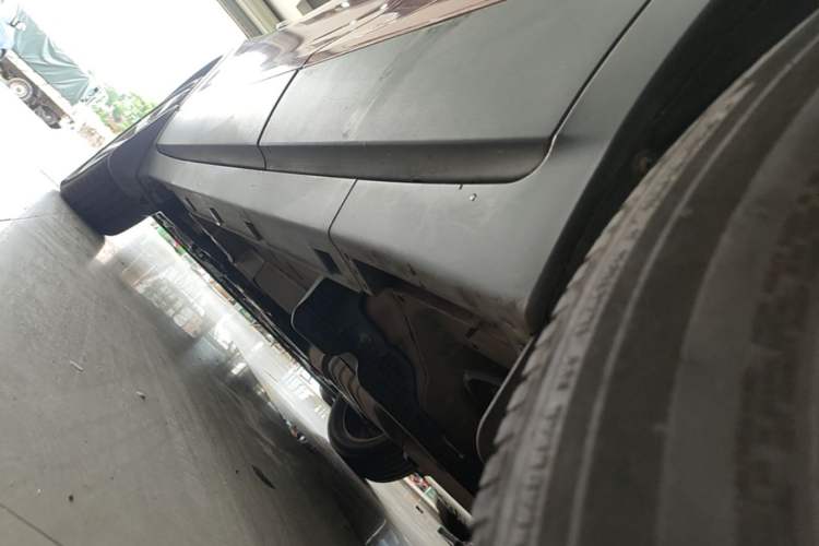 Used Buick Encore 2015 1.4T Automatic Two-Wheel Drive Urban Elite Version Left Side Sill