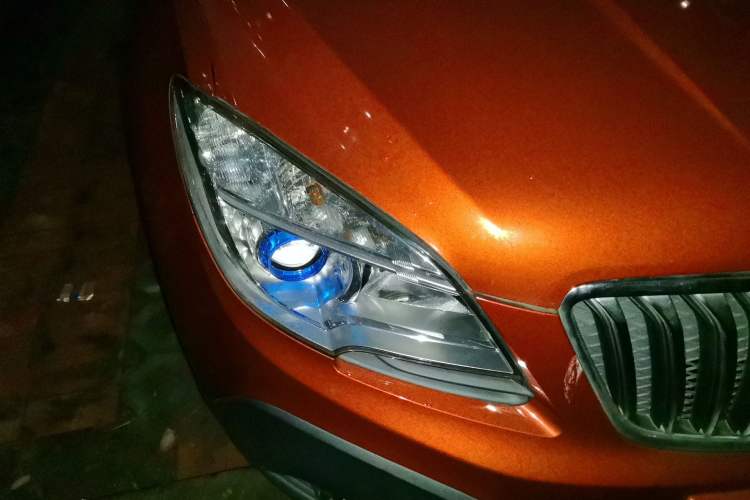 Used Buick Encore 2015 1.4T Manual Two-Wheel Drive Urban Advanced Model Right Front Headlight