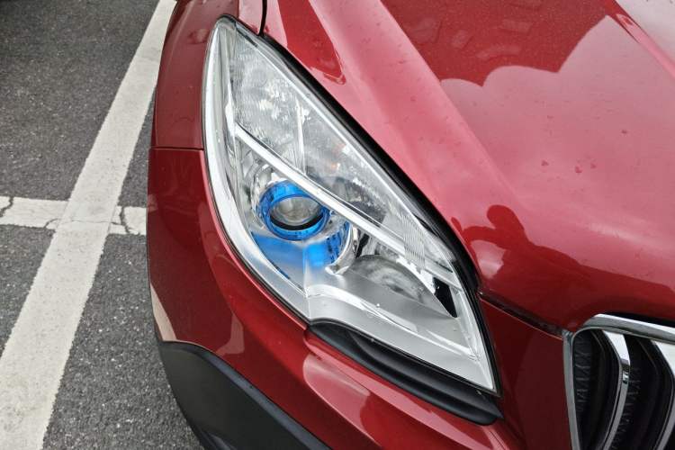 Used Buick Encore 2015 1.4T Automatic Two-Wheel Drive Urban Elite Version Right Front Headlight