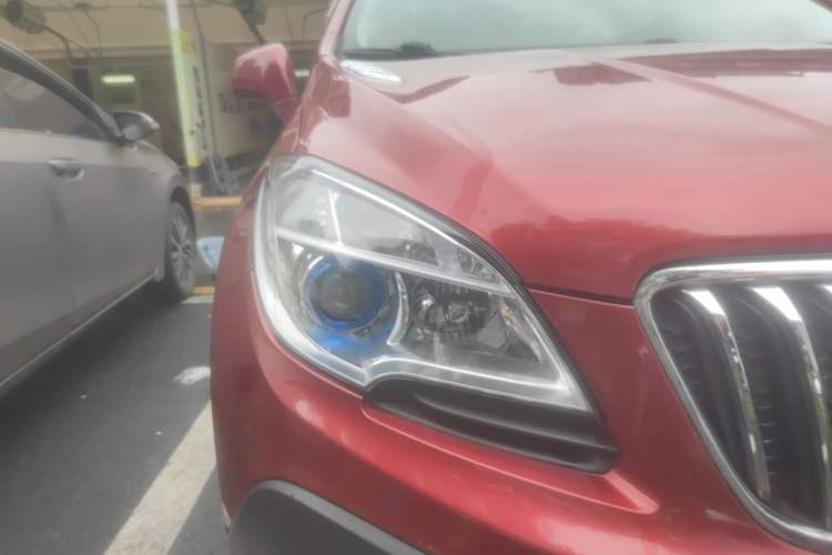 Used Buick Encore 2015 1.4T Manual Two-Wheel Drive Urban Advanced Model Right Front Headlight