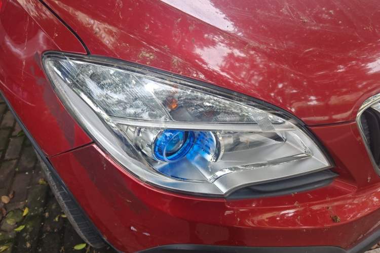 Used Buick Encore 2015 1.4T Automatic Two-Wheel Drive Urban Leading Model Right Front Headlight