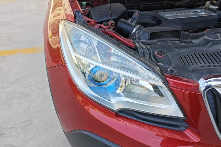 Used Buick Encore 2015 1.4T Automatic Two-Wheel Drive Urban Elite Version Right Front Headlight