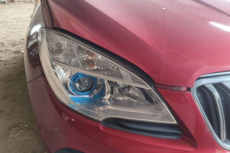 Used Buick Encore 2015 1.4T Automatic Two-Wheel Drive Urban Elite Version Right Front Headlight