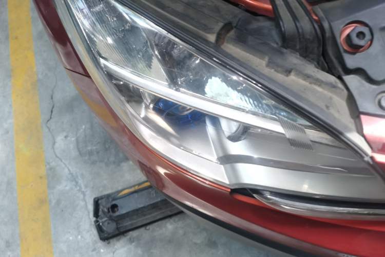 Used Buick Encore 2015 1.4T Automatic Two-Wheel Drive Urban Elite Version Right Front Headlight
