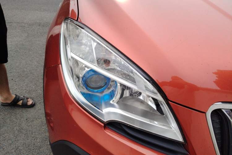Used Buick Encore 2015 1.4T Automatic Two-Wheel Drive Urban Elite Version Right Front Headlight