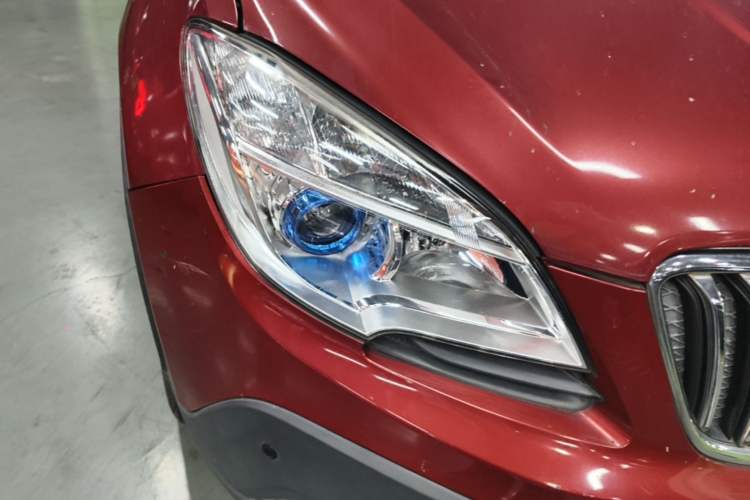 Used Buick Encore 2015 1.4T Automatic Two-Wheel Drive Urban Elite Version Right Front Headlight