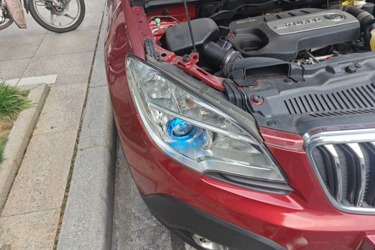 Used Buick Encore 2015 1.4T Automatic Two-Wheel Drive Urban Elite Version Right Front Headlight