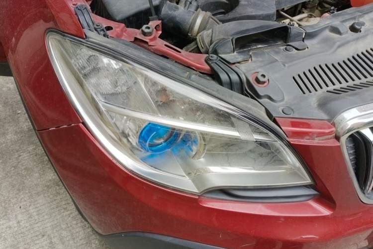 Used Buick Encore 2015 1.4T Automatic Two-Wheel Drive Urban Elite Version Right Front Headlight