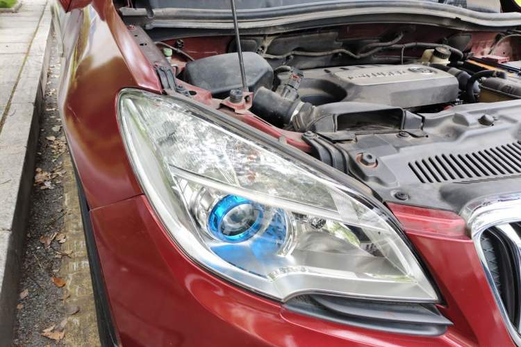 Used Buick Encore 2015 1.4T Automatic Two-Wheel Drive Urban Elite Version Right Front Headlight
