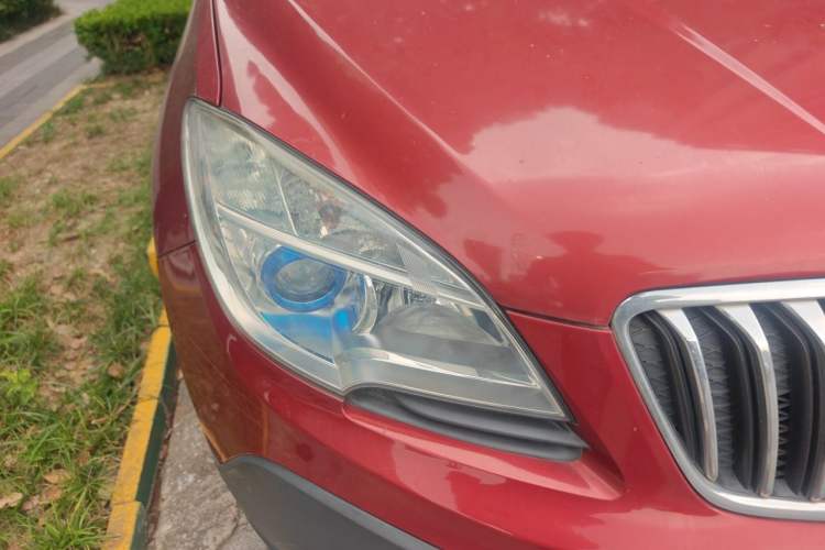 Used Buick Encore 2015 1.4T Automatic Two-Wheel Drive Urban Elite Version Right Front Headlight