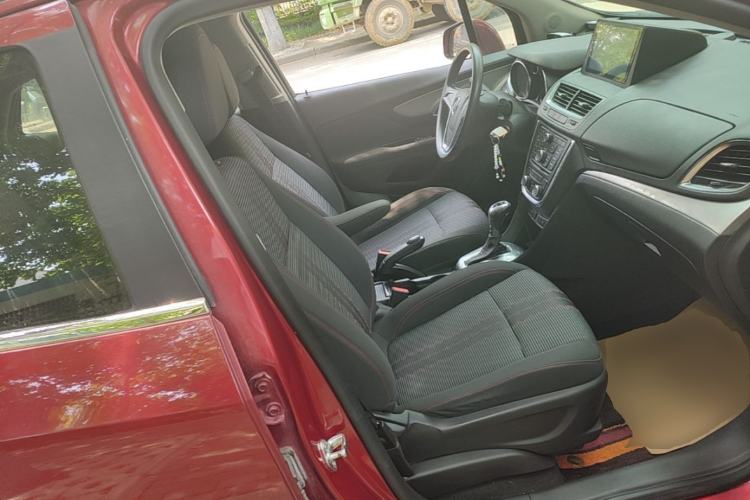 Used Buick Encore 2015 1.4T Automatic Two-Wheel Drive Urban Elite Version Right Front Seat