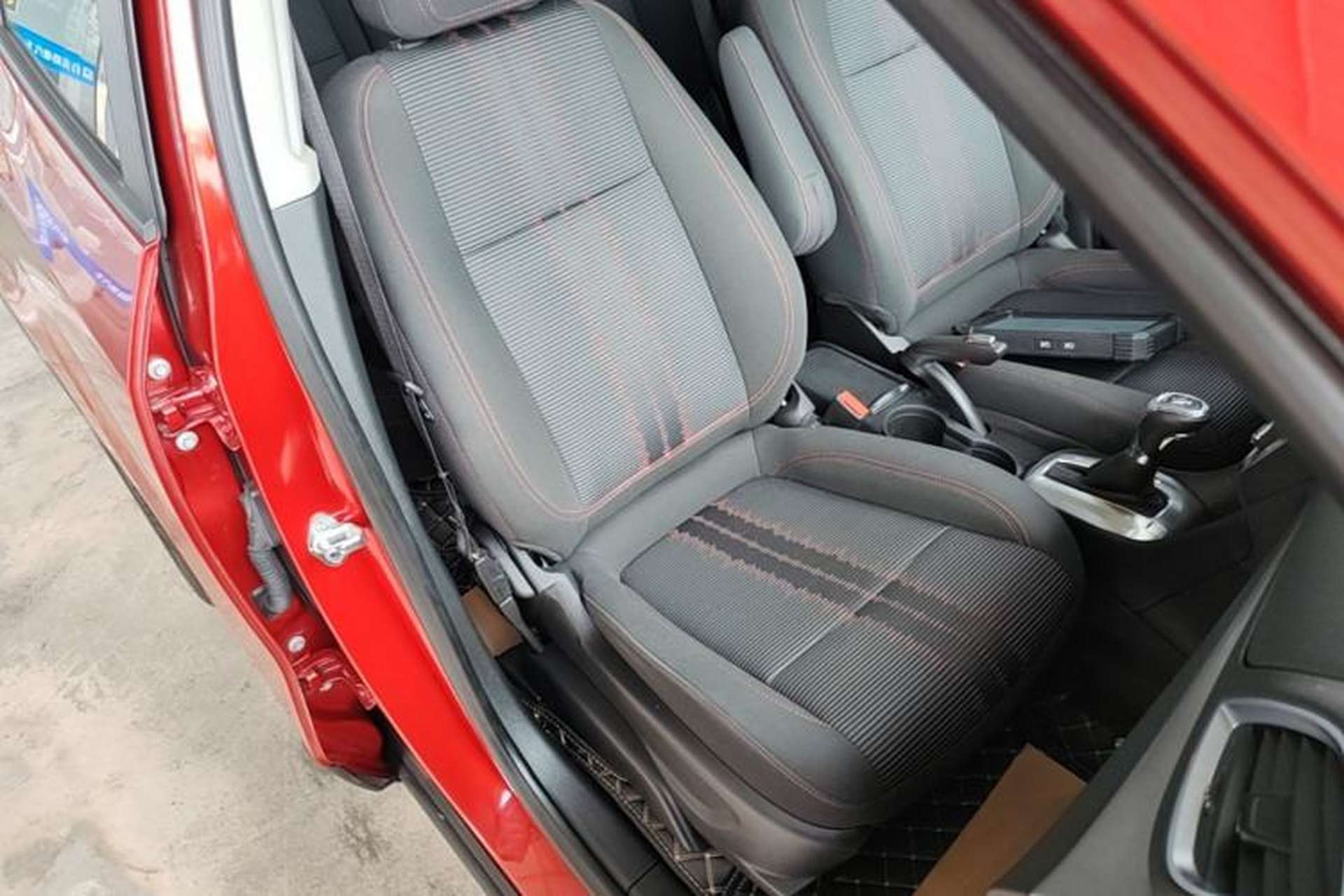 Used Buick Encore 2015 1.4T Automatic Two-Wheel Drive Urban Elite Version Right Front Seat