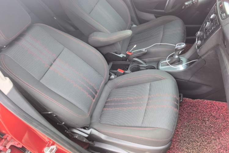 Used Buick Encore 2015 1.4T Automatic Two-Wheel Drive Urban Elite Version Right Front Seat